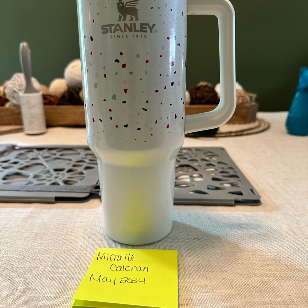 ALMOST NEW TERRAZZO PEARLESCENT STANLEY